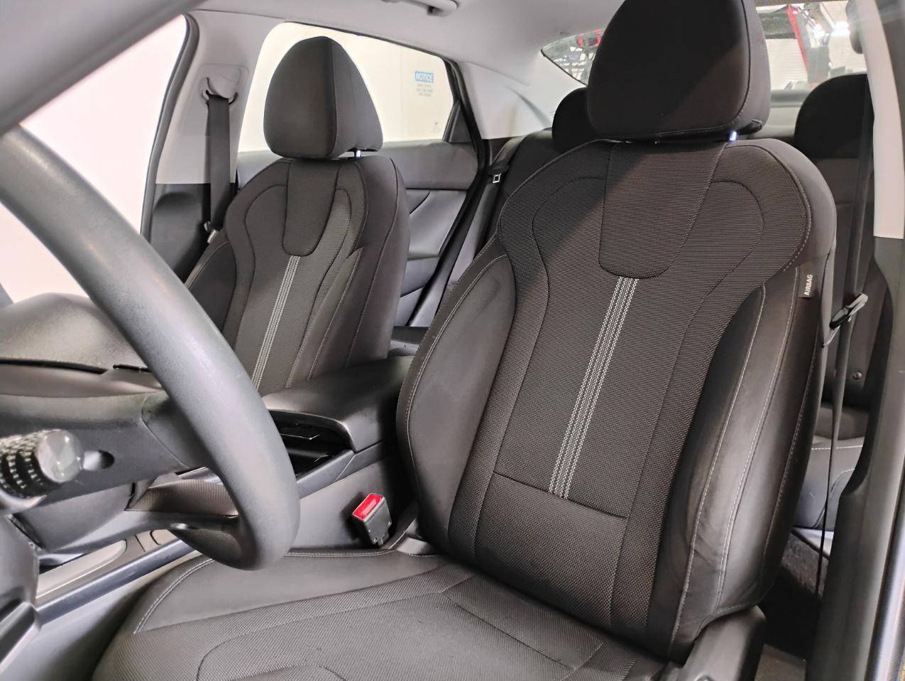 Hyundai Elantra SE 2021