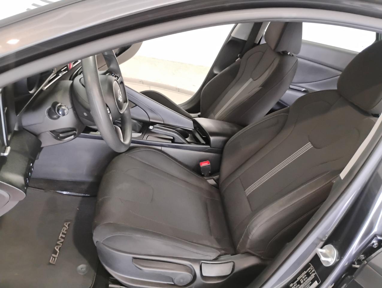 Hyundai Elantra SE 2021