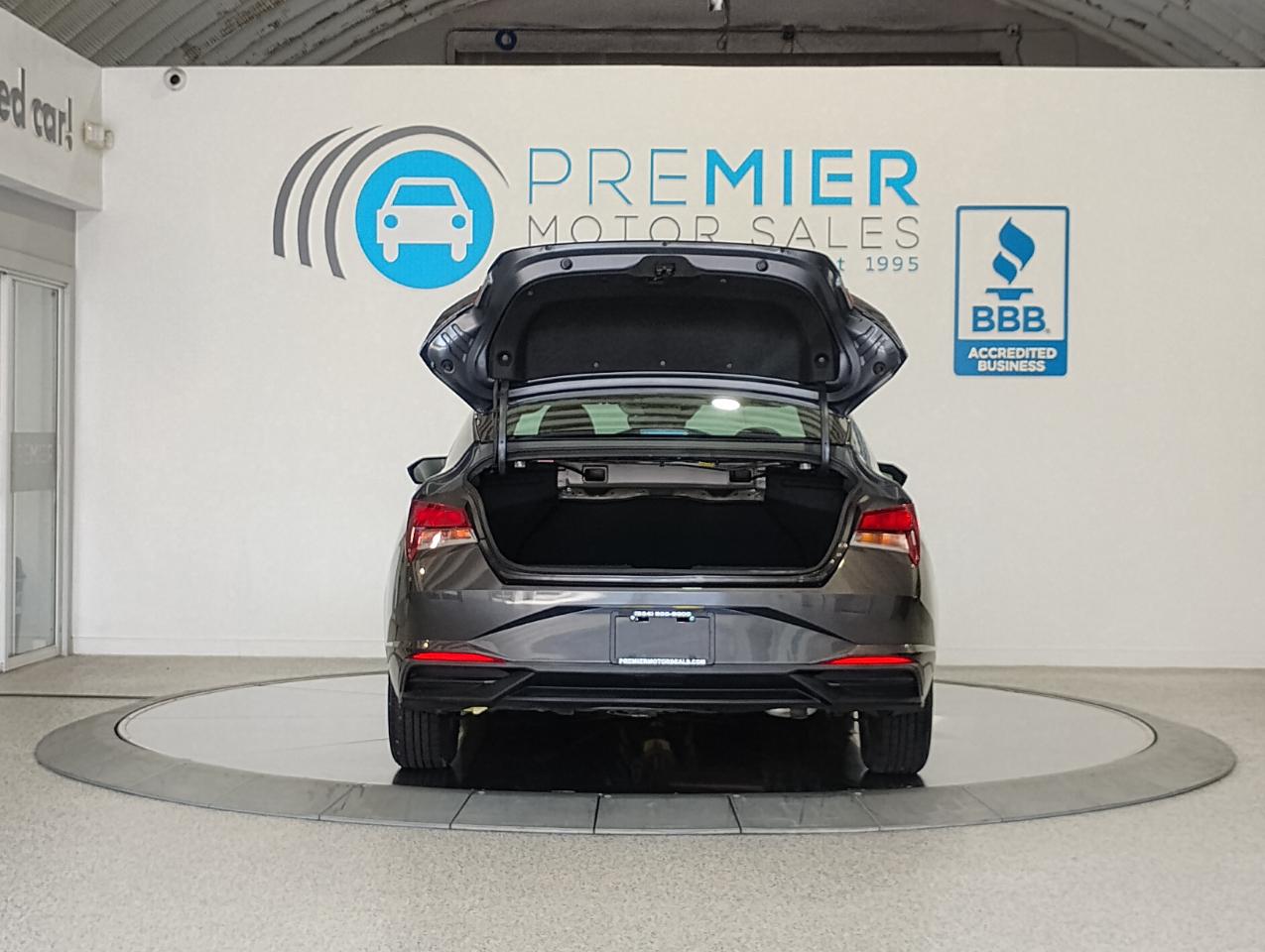 Hyundai Elantra SE 2021