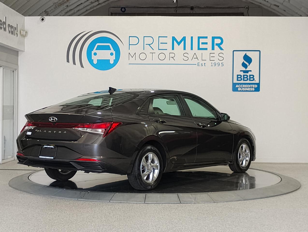 Hyundai Elantra SE 2021