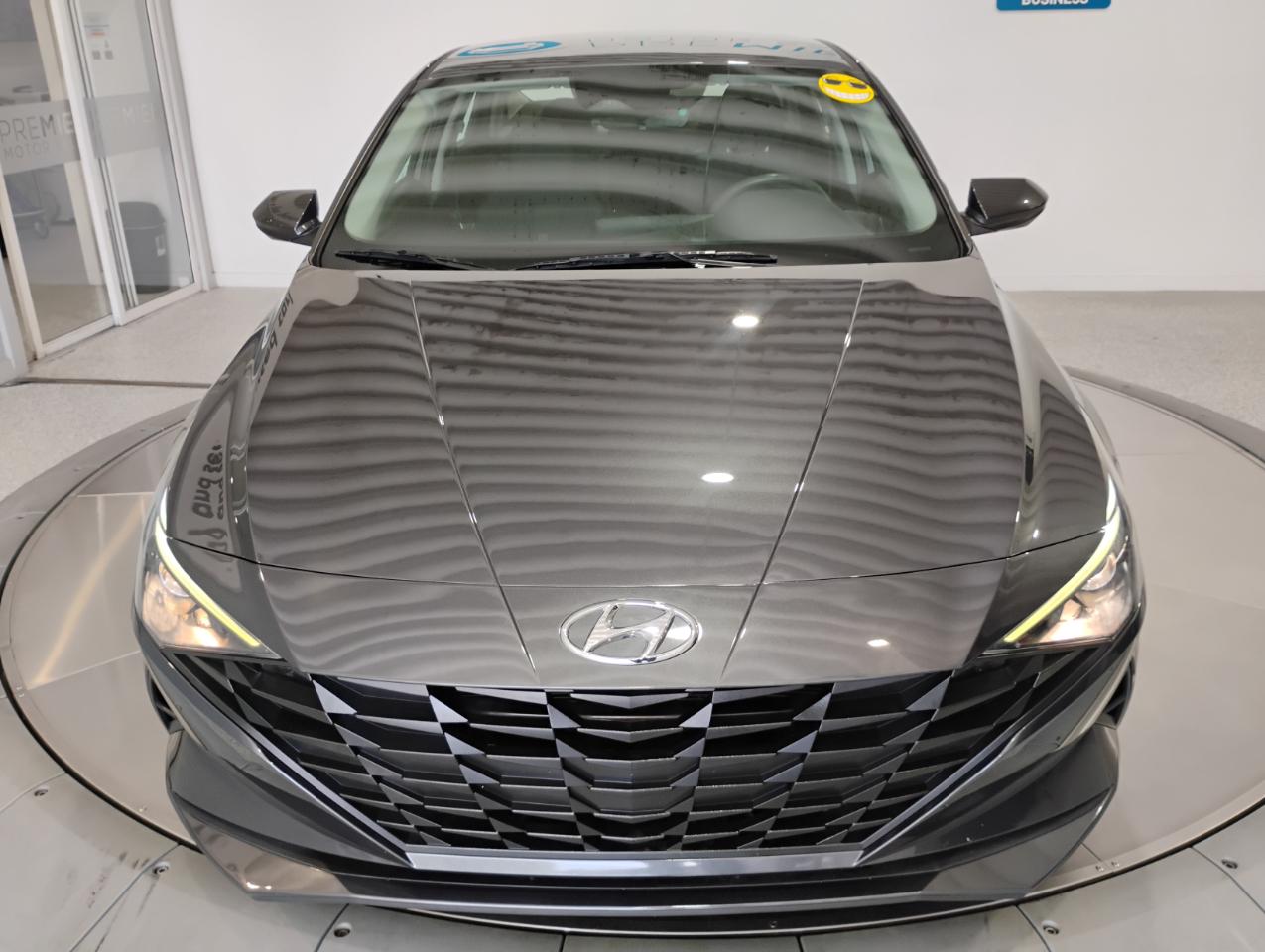 Hyundai Elantra SE 2021