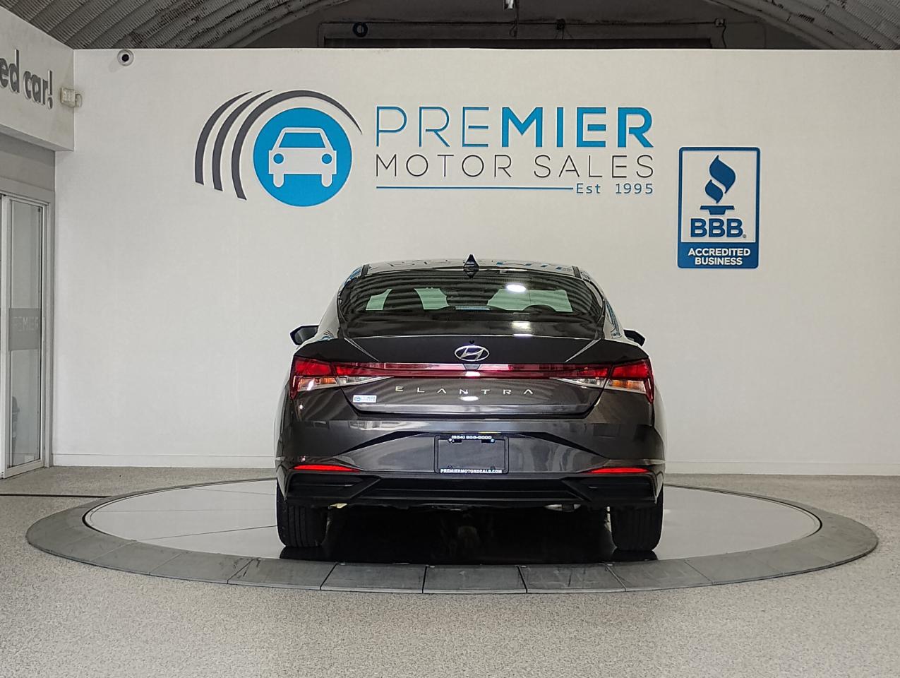 Hyundai Elantra SE 2021