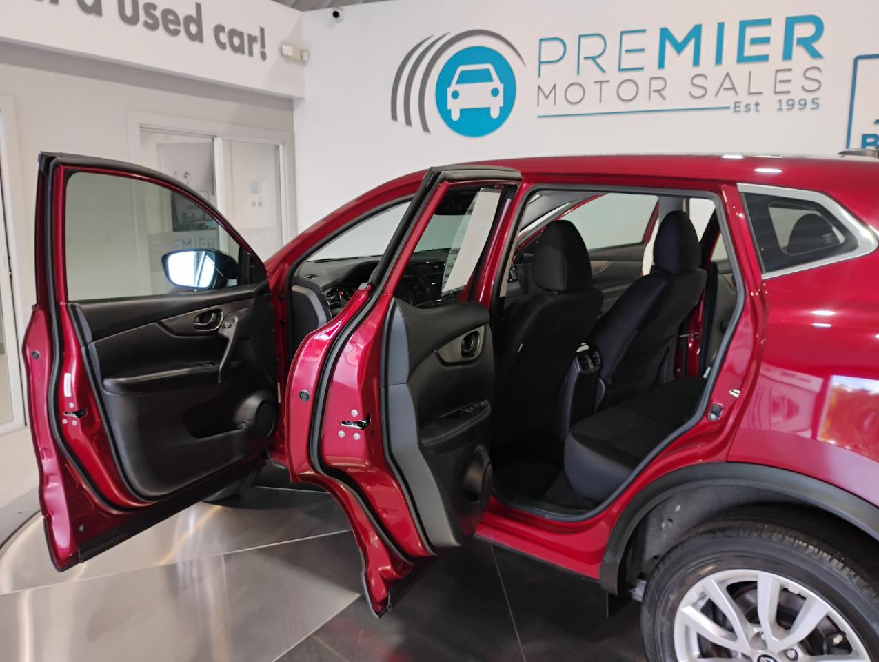 Nissan Rogue Sport S 2020