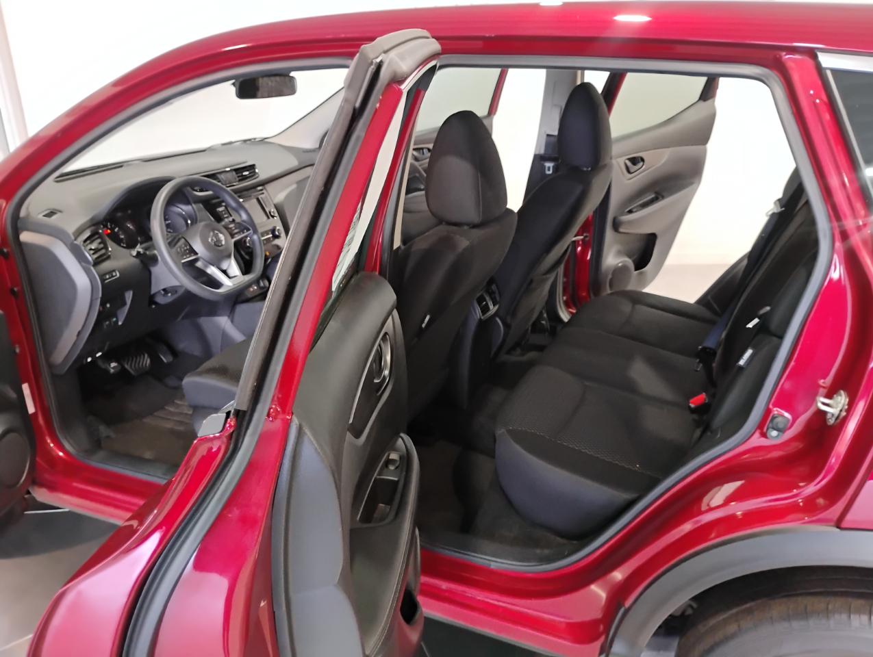 Nissan Rogue Sport S 2020