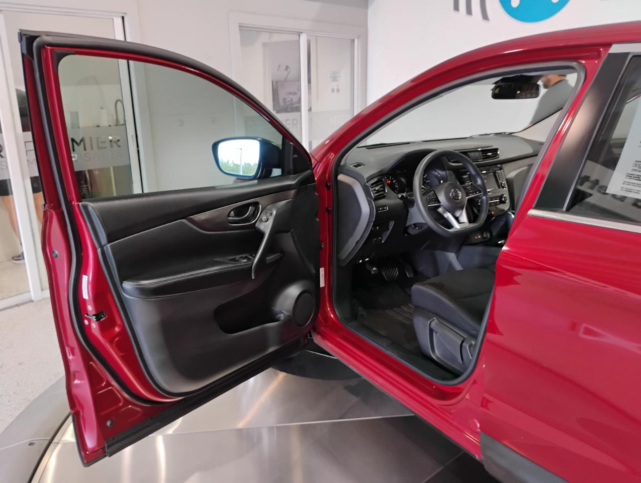 Nissan Rogue Sport S 2020