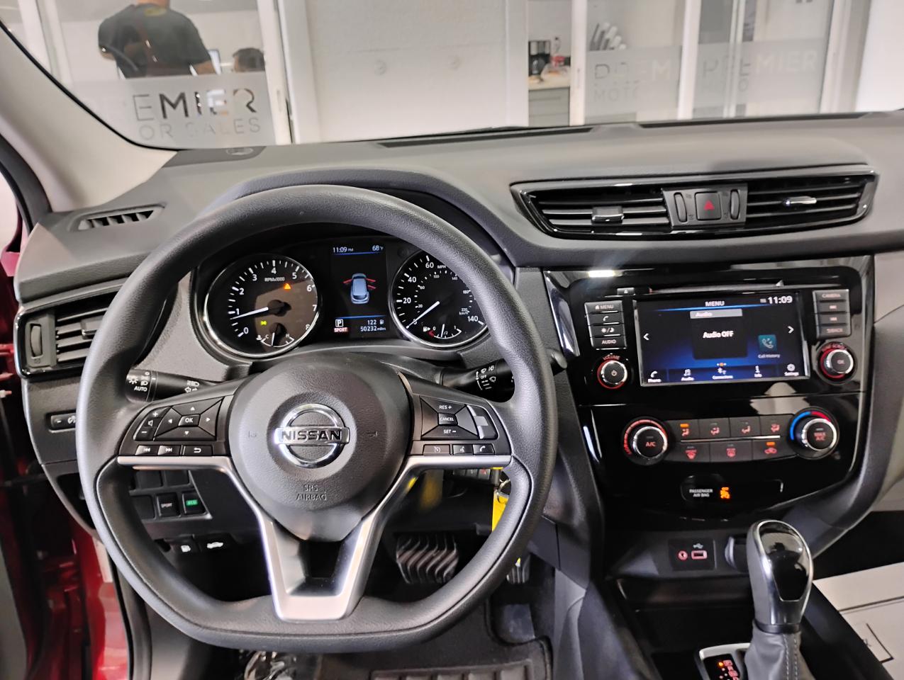 Nissan Rogue Sport S 2020