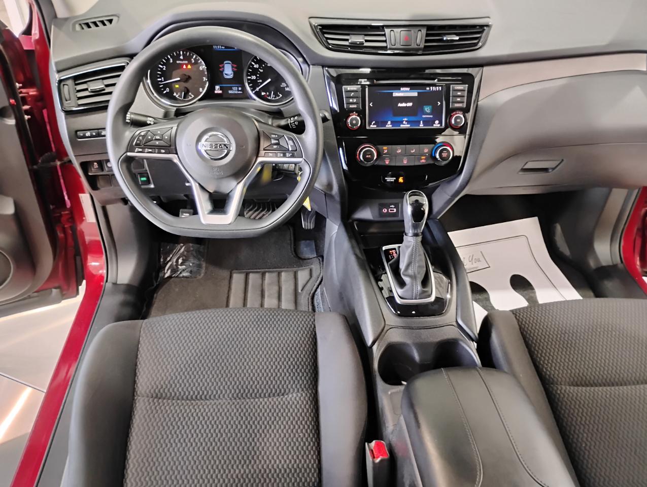 Nissan Rogue Sport S 2020