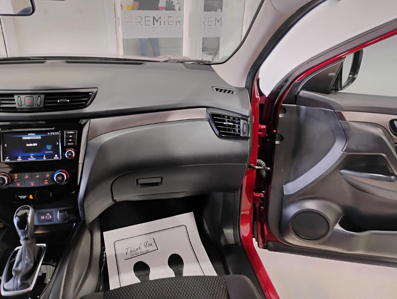 Nissan Rogue Sport S 2020