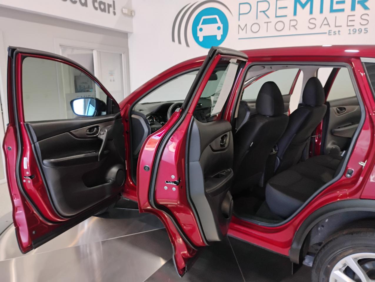 Nissan Rogue Sport S 2020