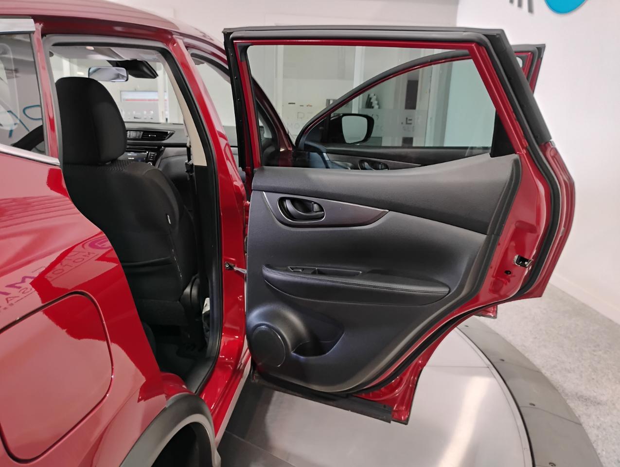 Nissan Rogue Sport S 2020