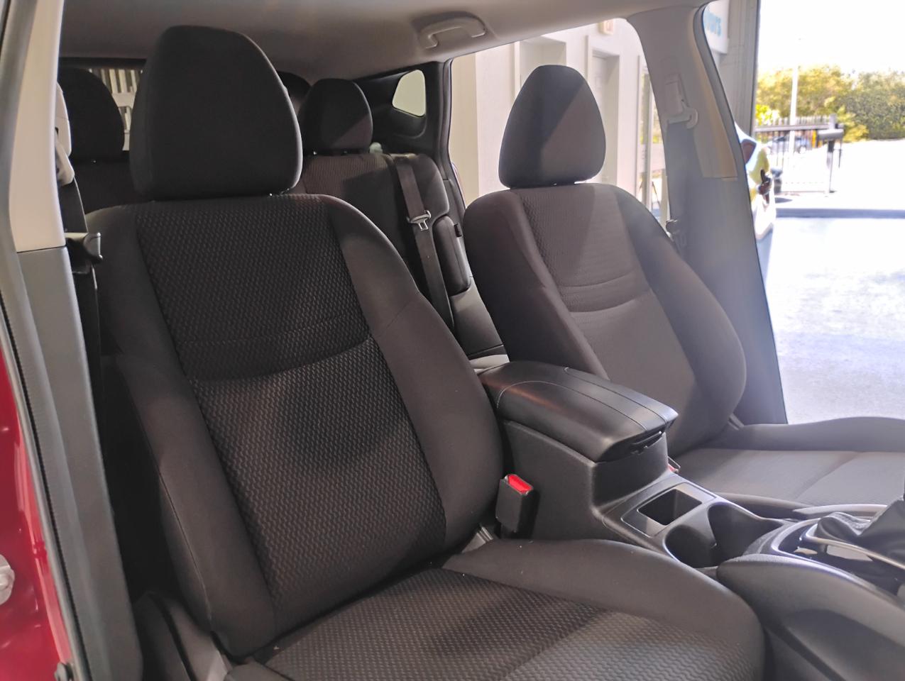 Nissan Rogue Sport S 2020