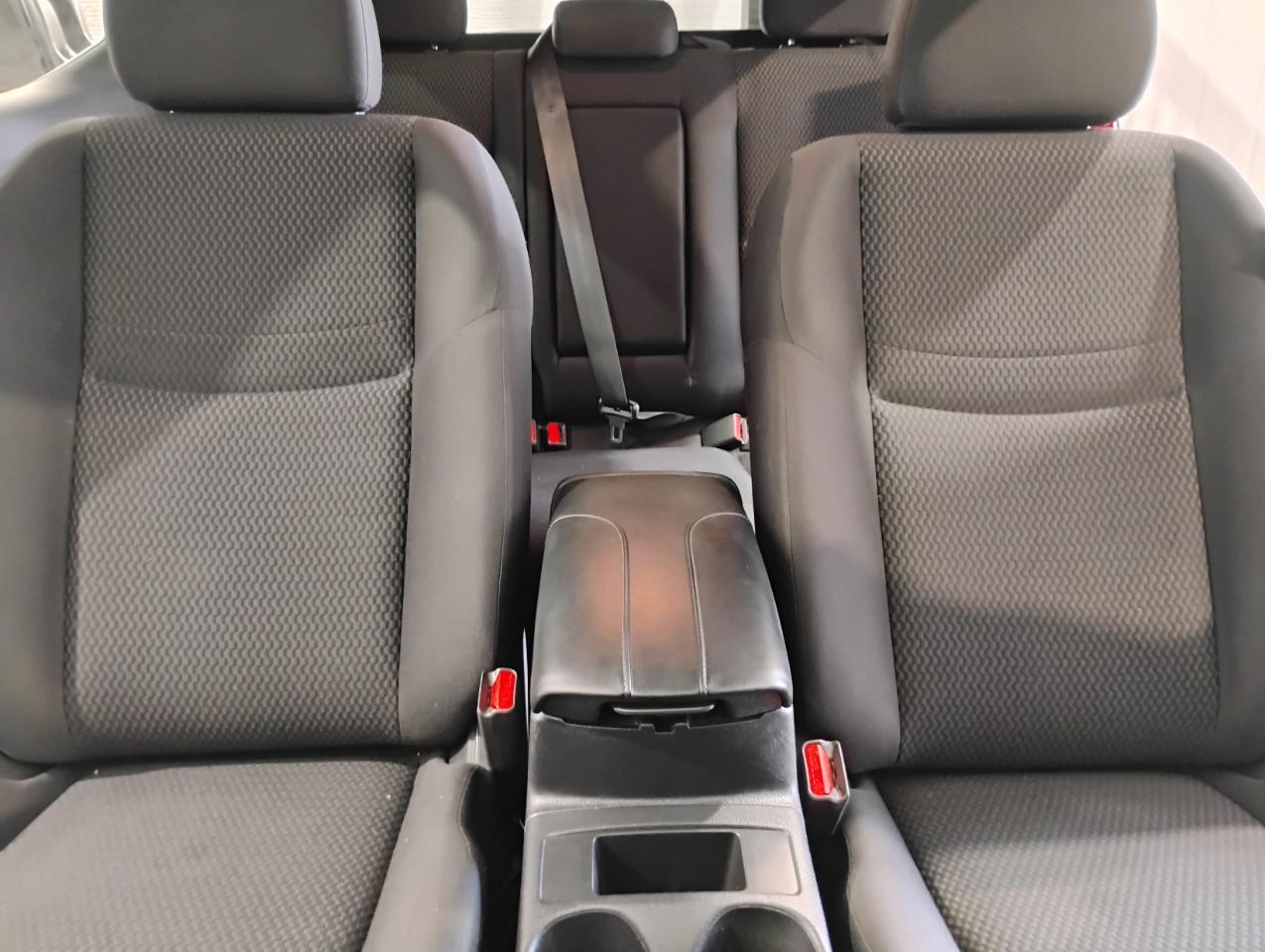 Nissan Rogue Sport S 2020