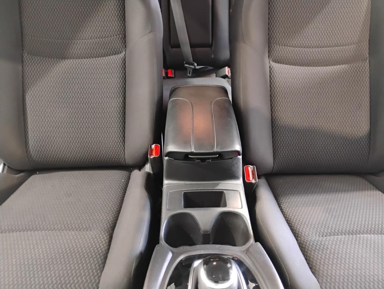 Nissan Rogue Sport S 2020