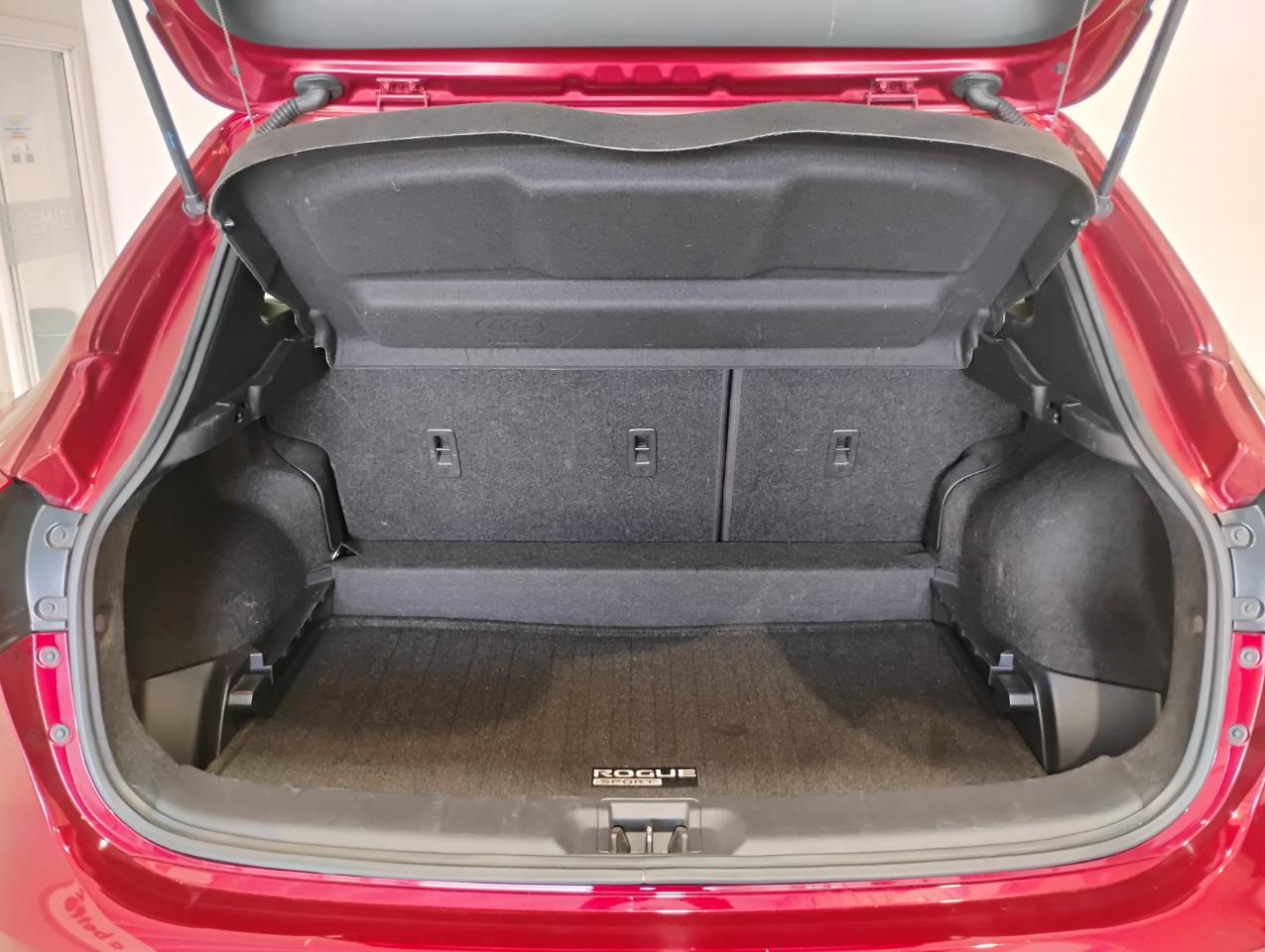 Nissan Rogue Sport S 2020