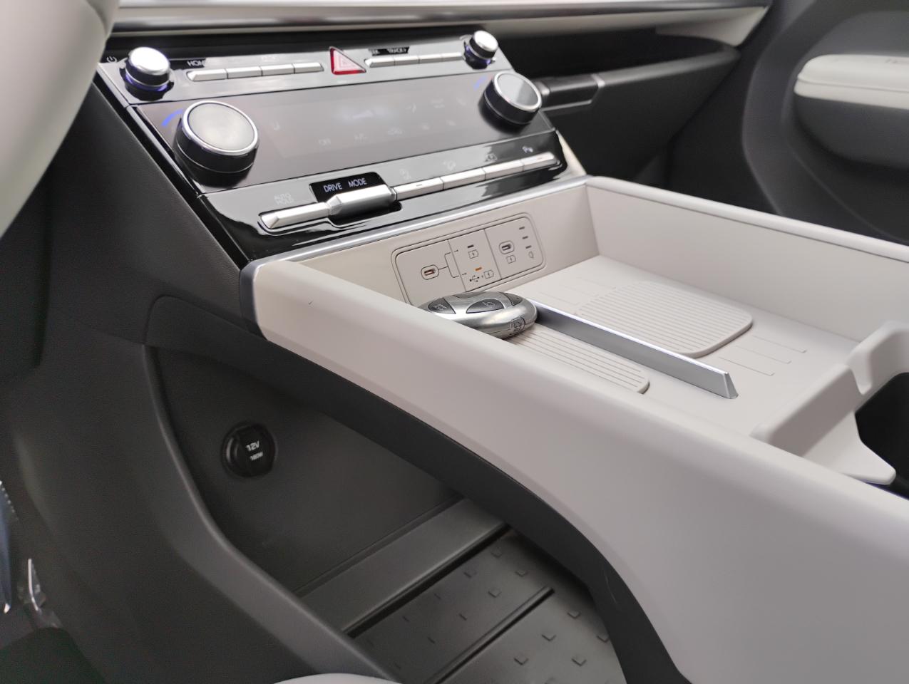 Hyundai Santa Fe SEL 2024