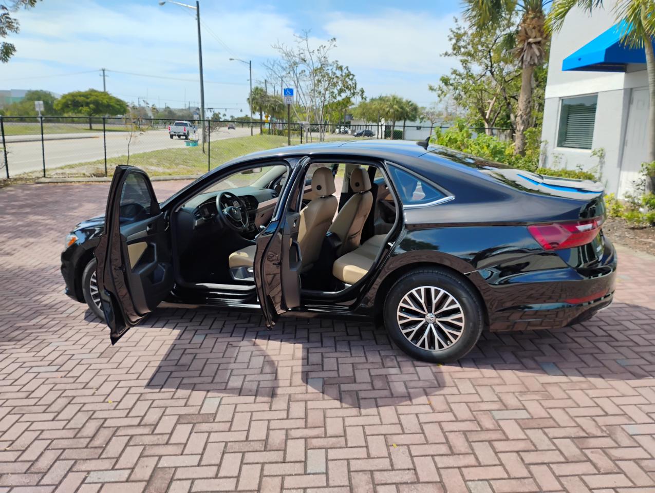 Volkswagen Jetta 1.4T S 8A 2020