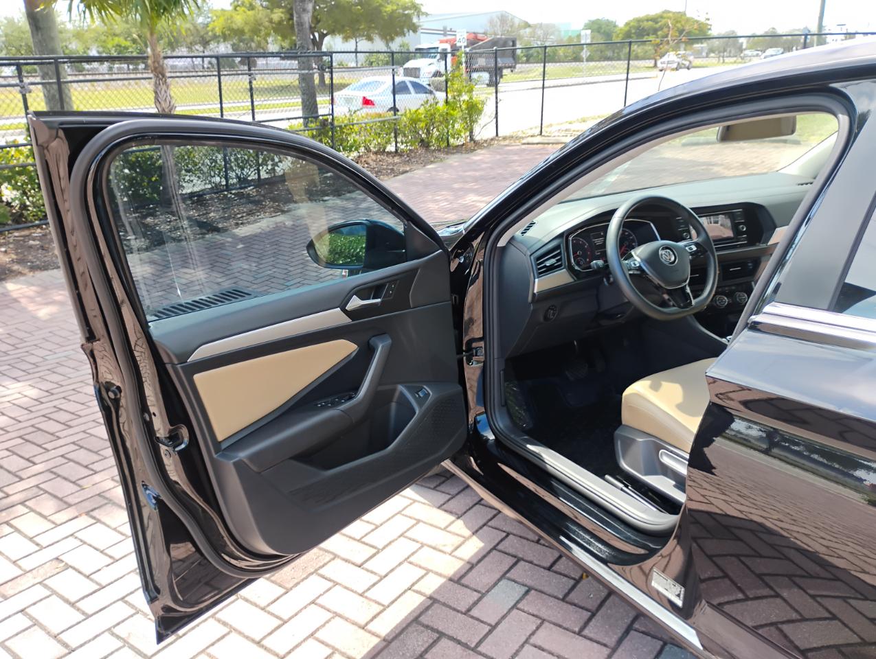 Volkswagen Jetta 1.4T S 8A 2020