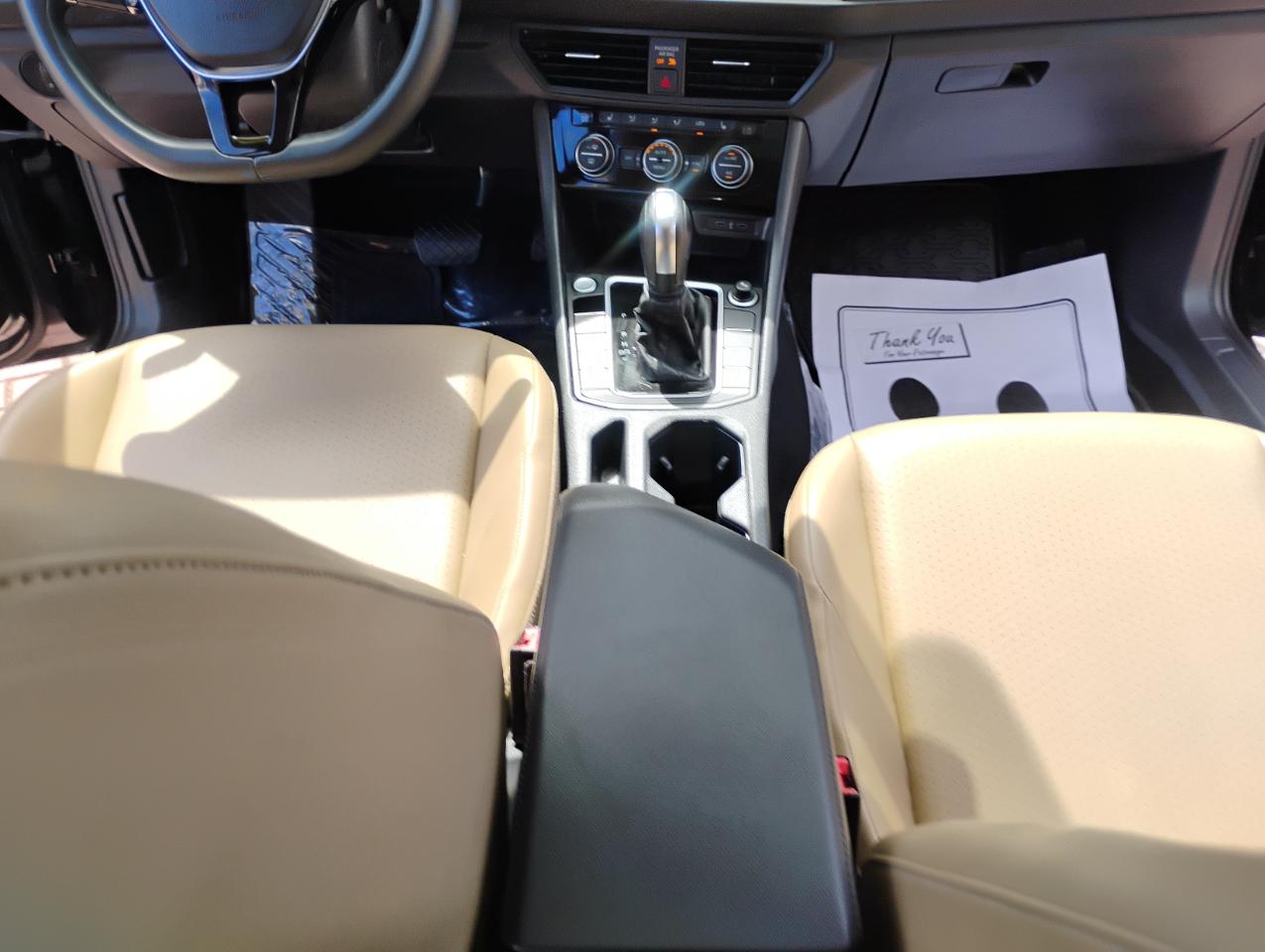 Volkswagen Jetta 1.4T S 8A 2020