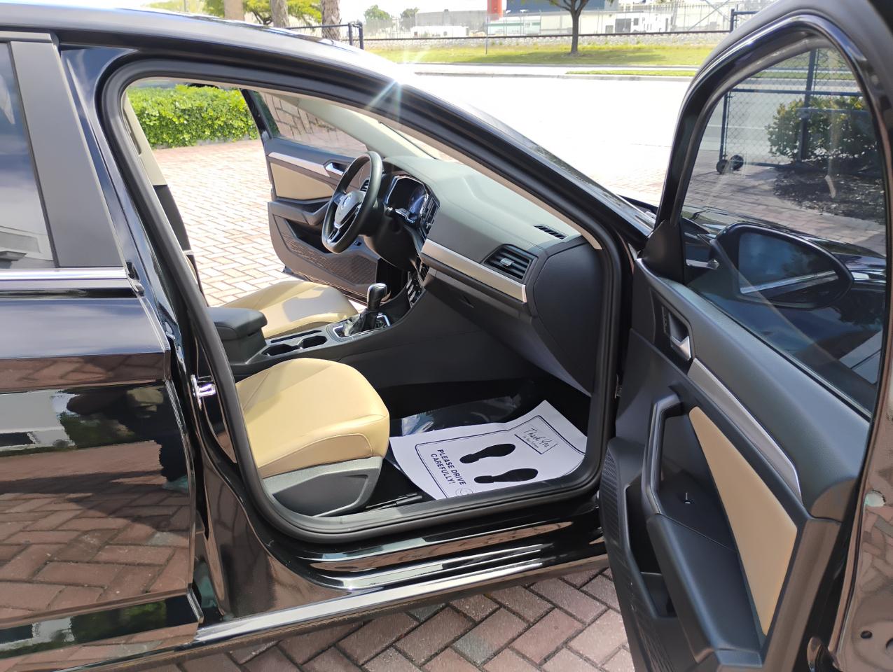 Volkswagen Jetta 1.4T S 8A 2020