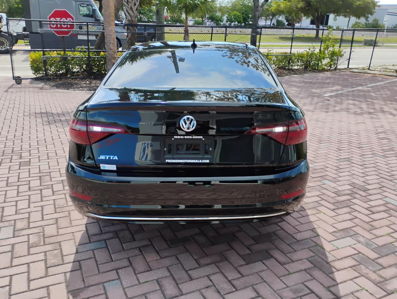 Volkswagen Jetta 1.4T S 8A 2020