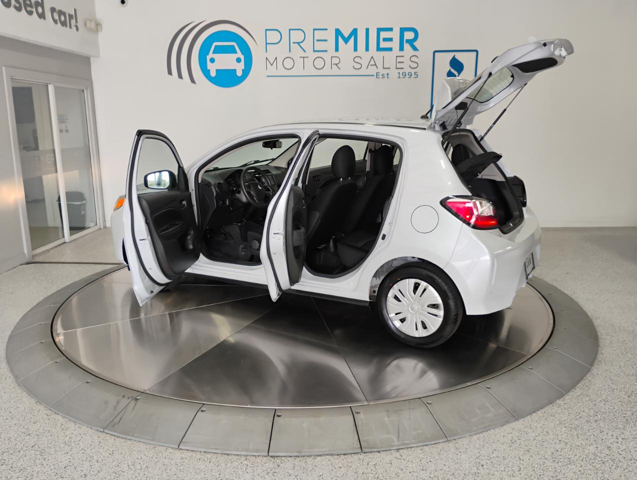 Mitsubishi Mirage ES CVT 2024