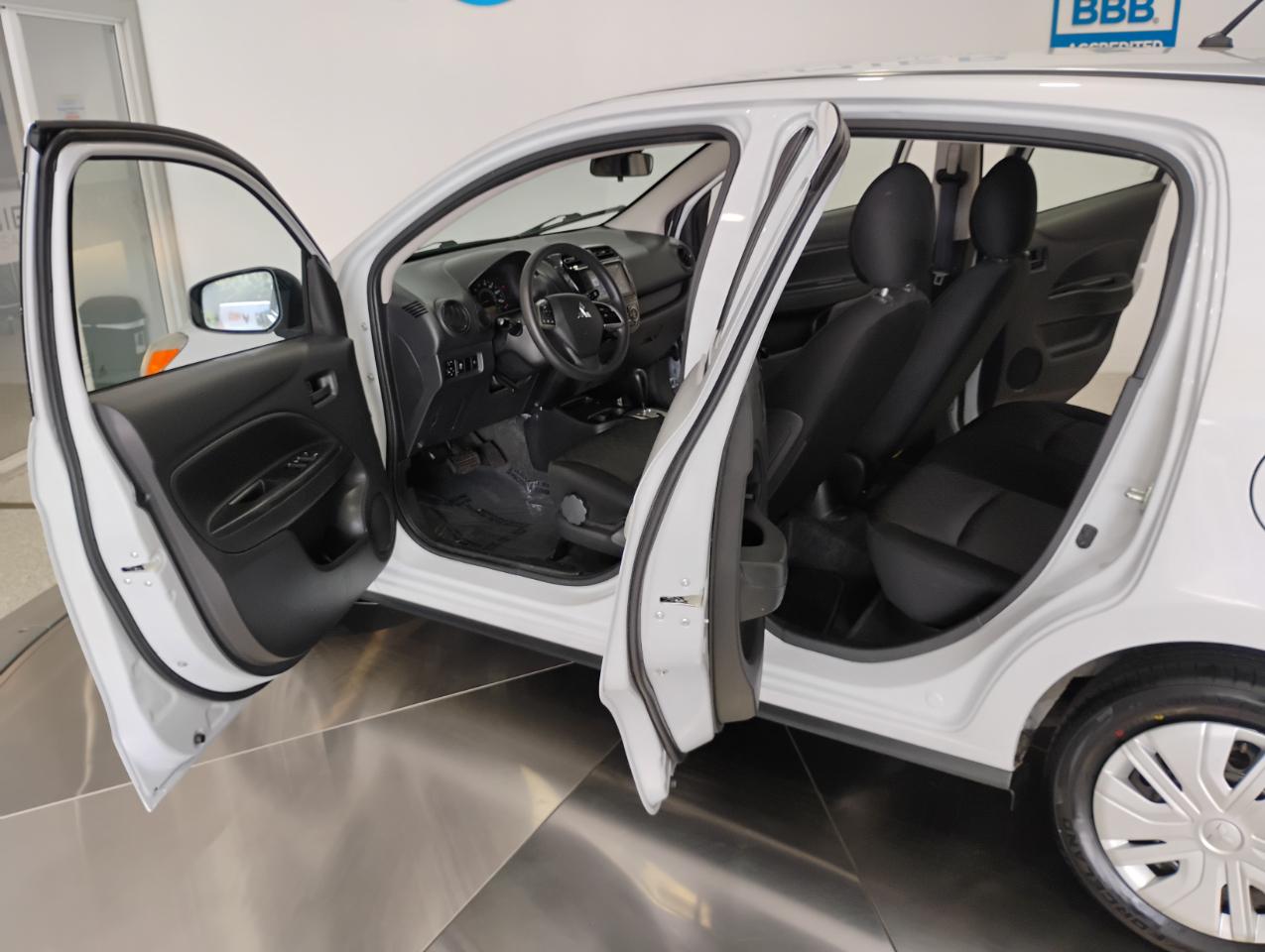 Mitsubishi Mirage ES CVT 2024