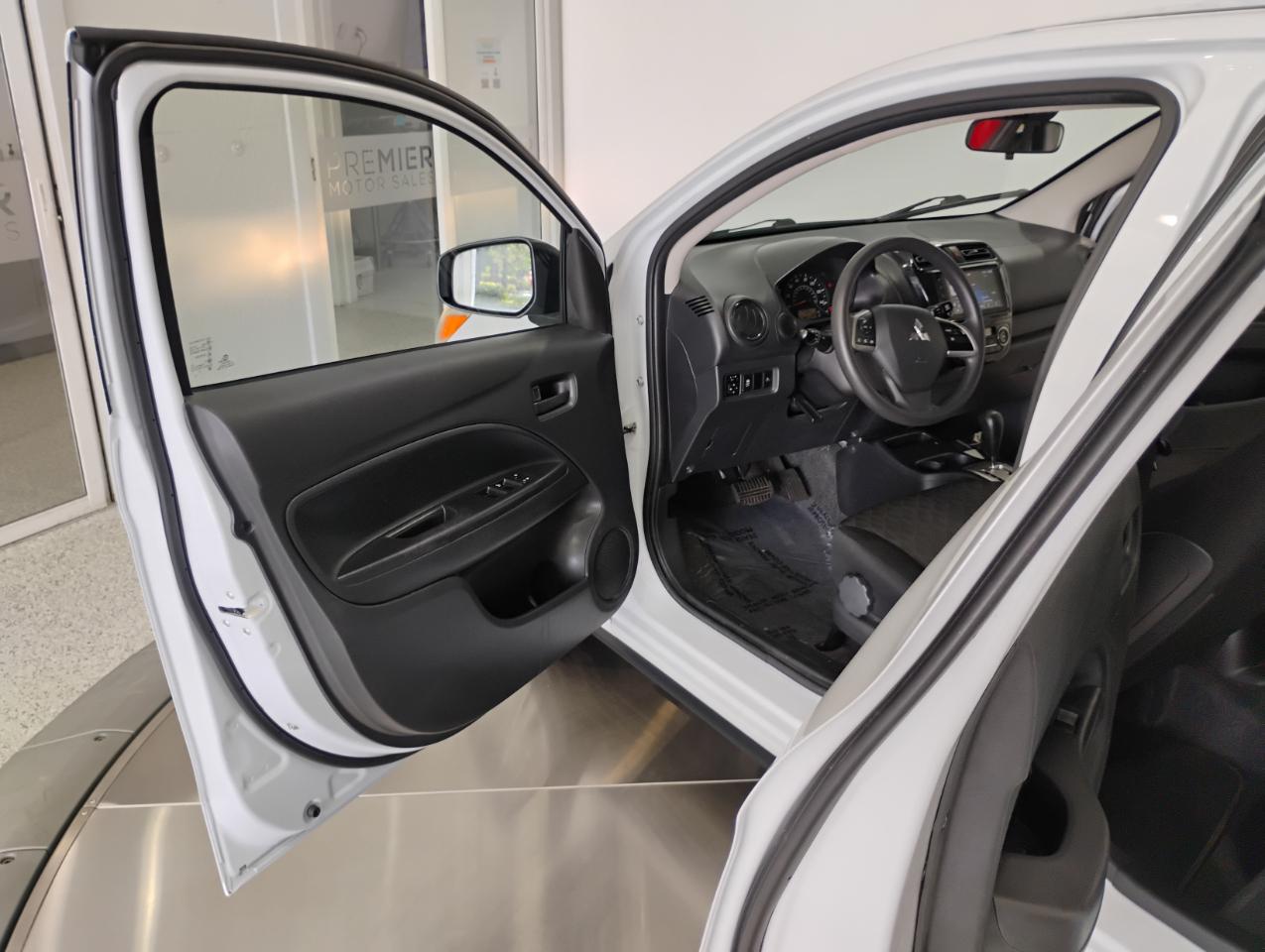 Mitsubishi Mirage ES CVT 2024