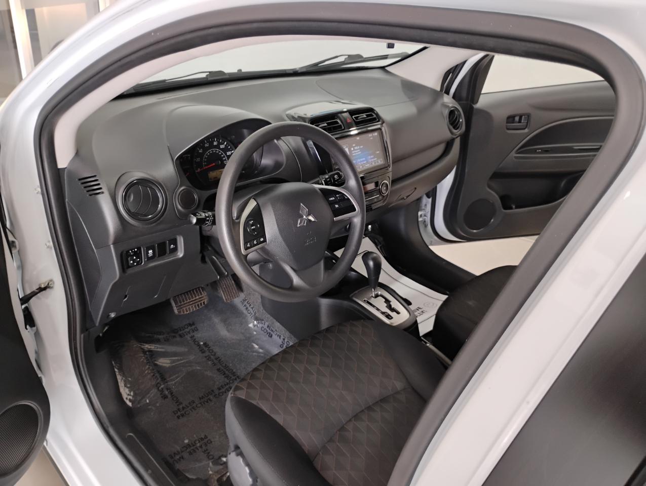 Mitsubishi Mirage ES CVT 2024