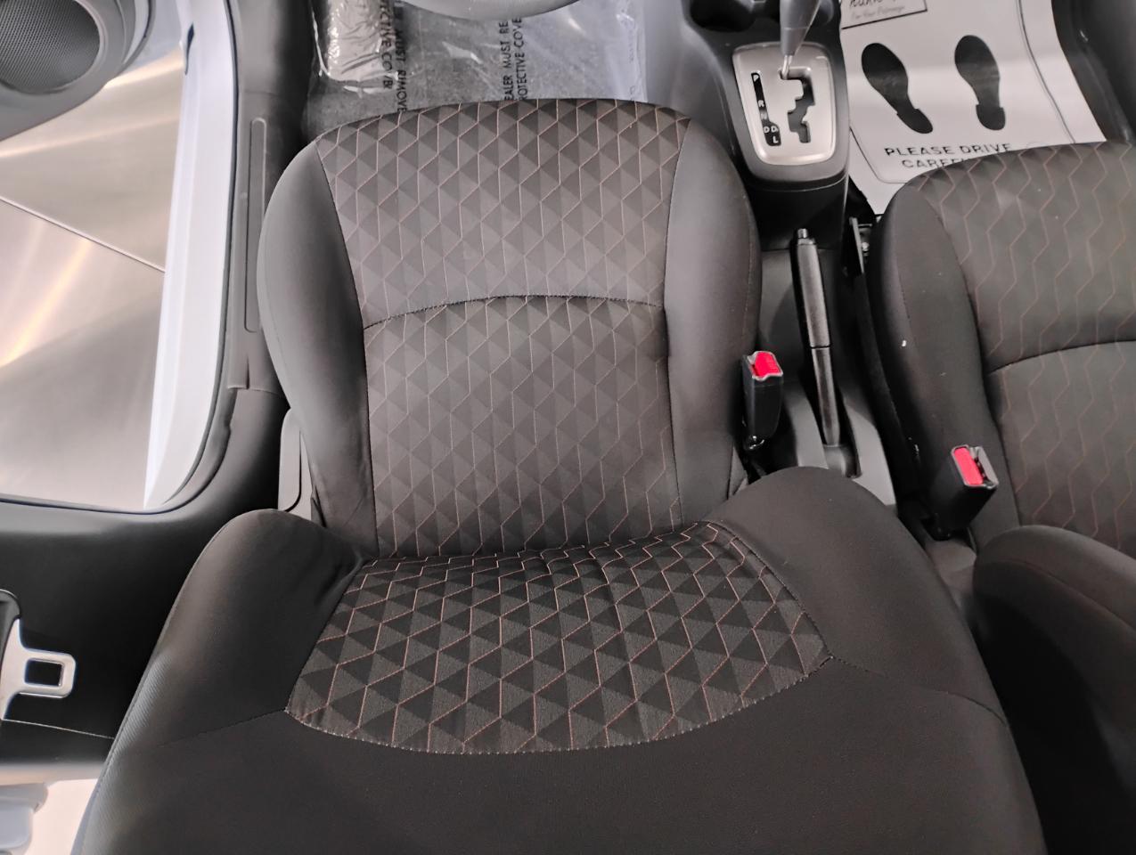 Mitsubishi Mirage ES CVT 2024