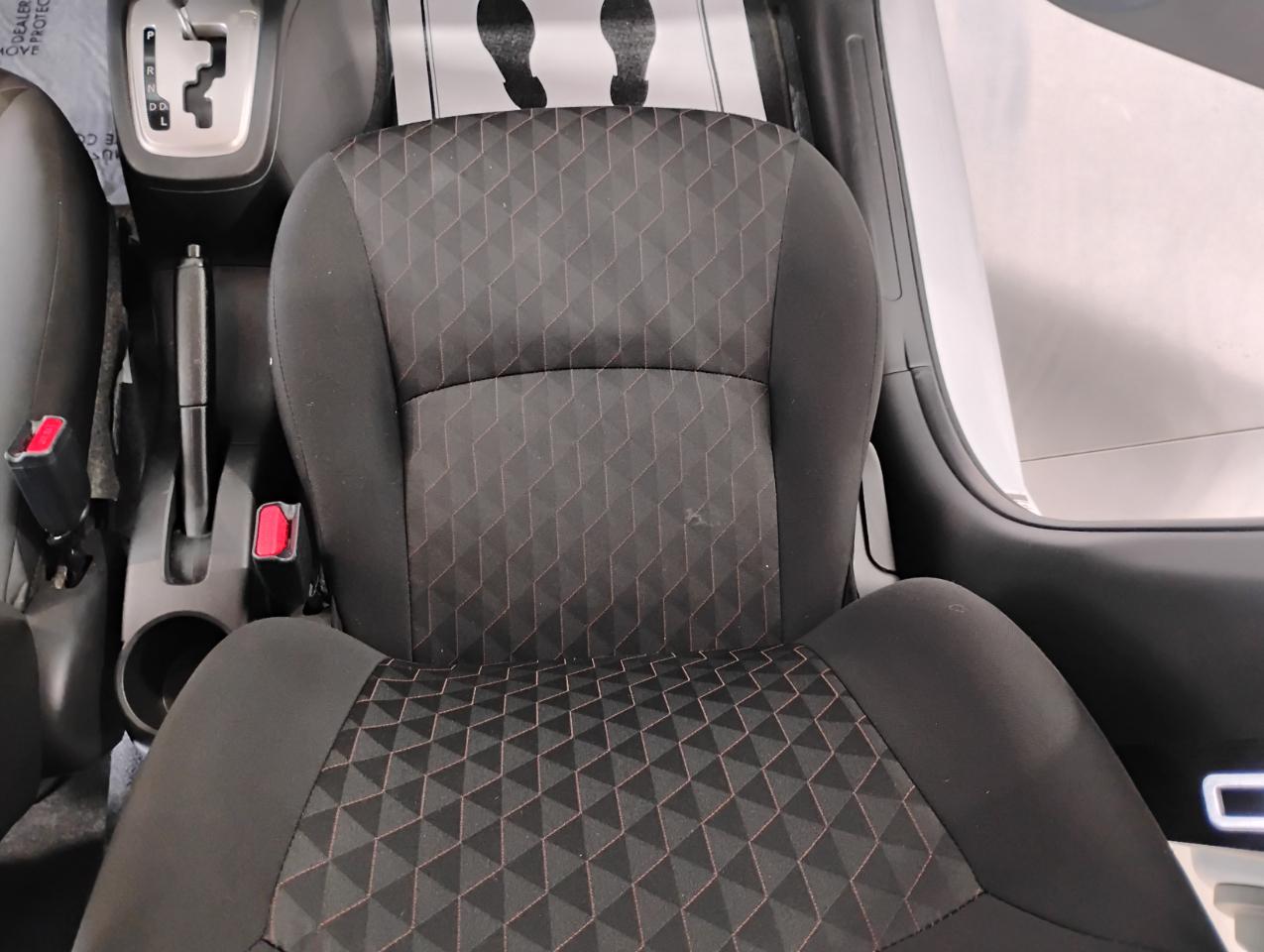 Mitsubishi Mirage ES CVT 2024