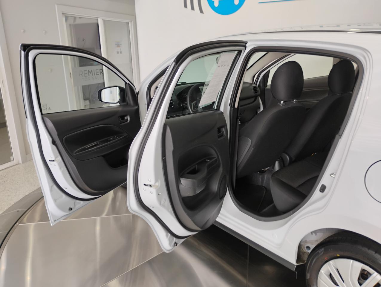 Mitsubishi Mirage ES CVT 2024