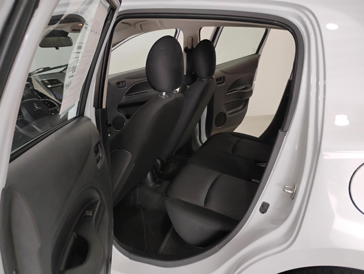 Mitsubishi Mirage ES CVT 2024