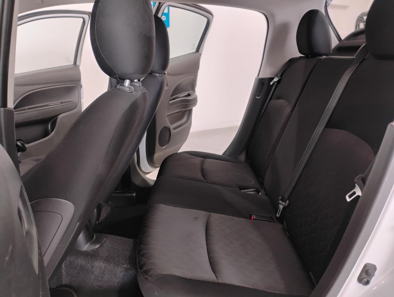 Mitsubishi Mirage ES CVT 2024