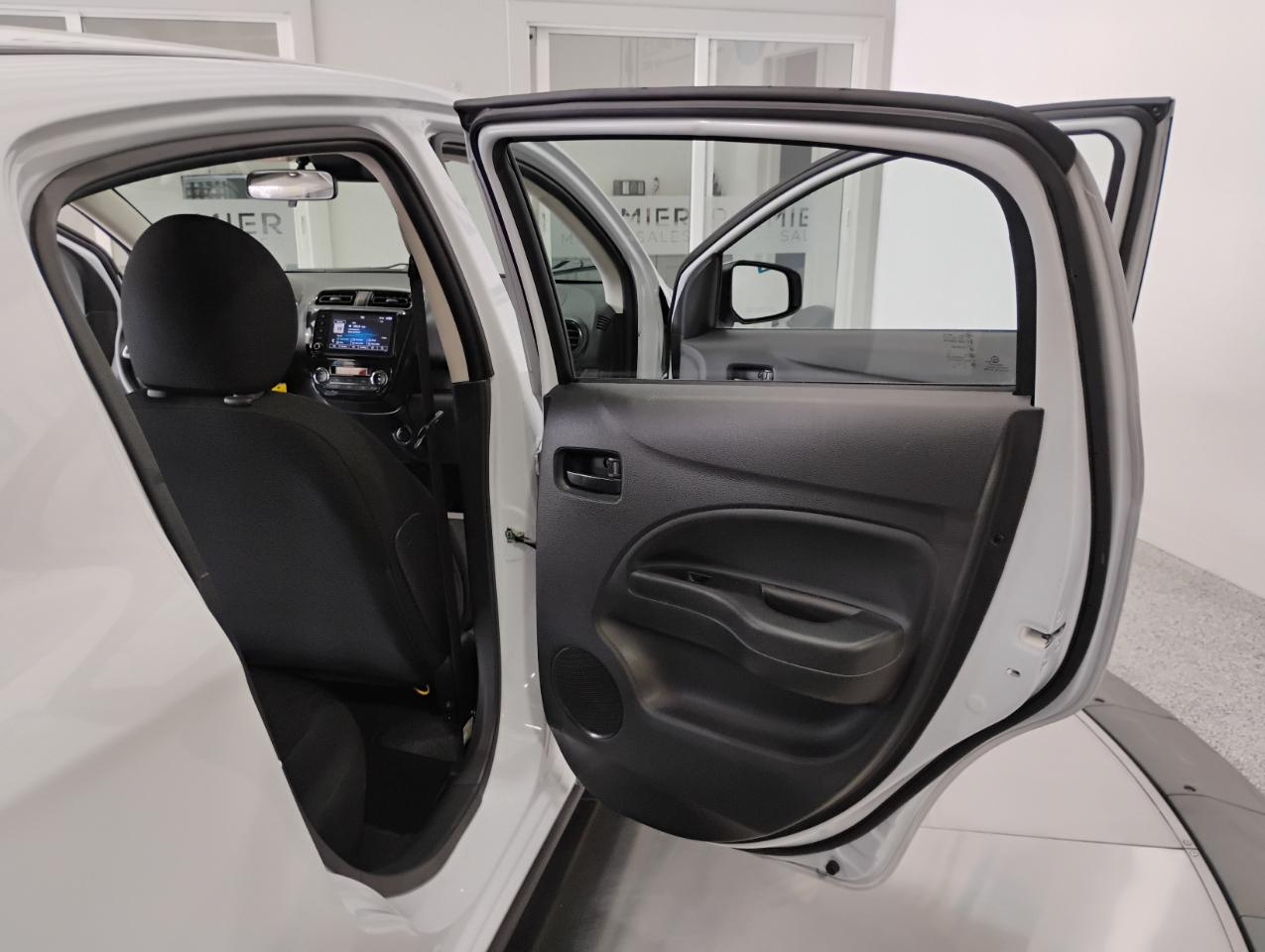 Mitsubishi Mirage ES CVT 2024