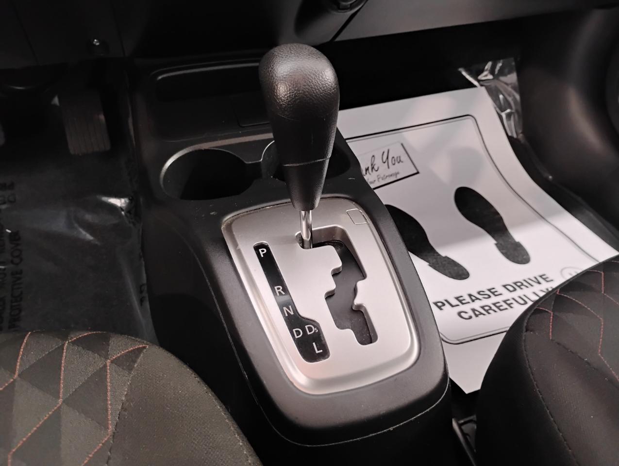 Mitsubishi Mirage ES CVT 2024