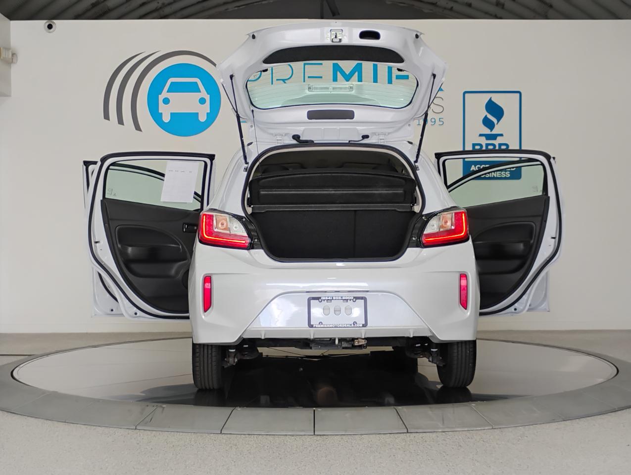 Mitsubishi Mirage ES CVT 2024