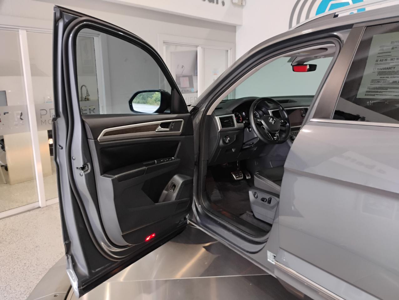 Volkswagen Atlas V6 SE w/Technology AWD 2018