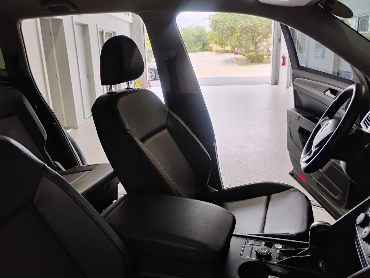 Volkswagen Atlas V6 SE w/Technology AWD 2018