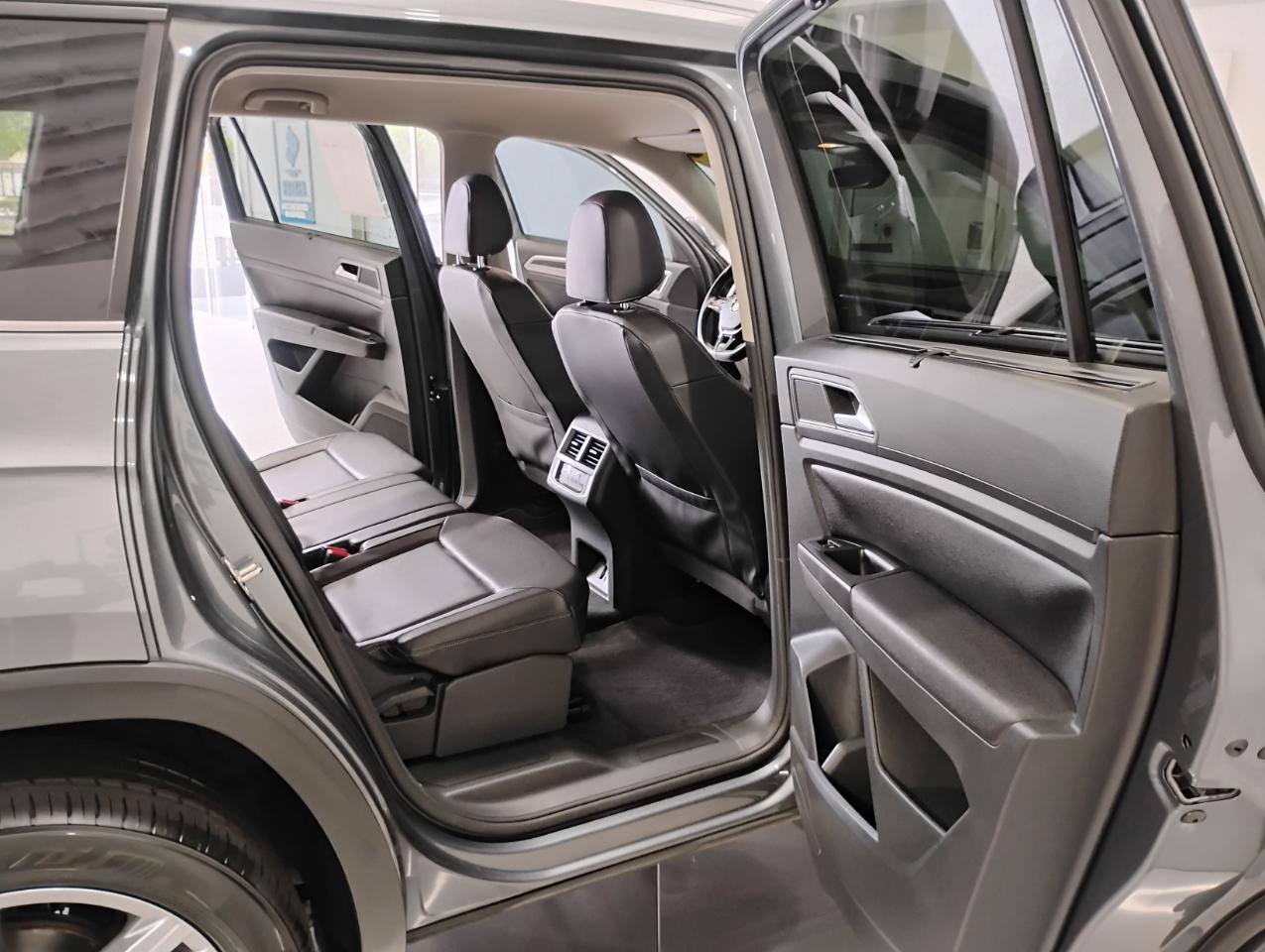 Volkswagen Atlas V6 SE w/Technology AWD 2018