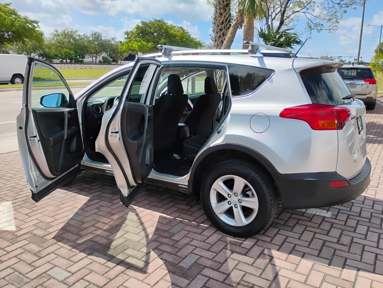 Toyota RAV4 XLE AWD 2014