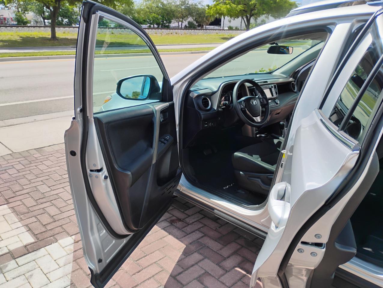 Toyota RAV4 XLE AWD 2014