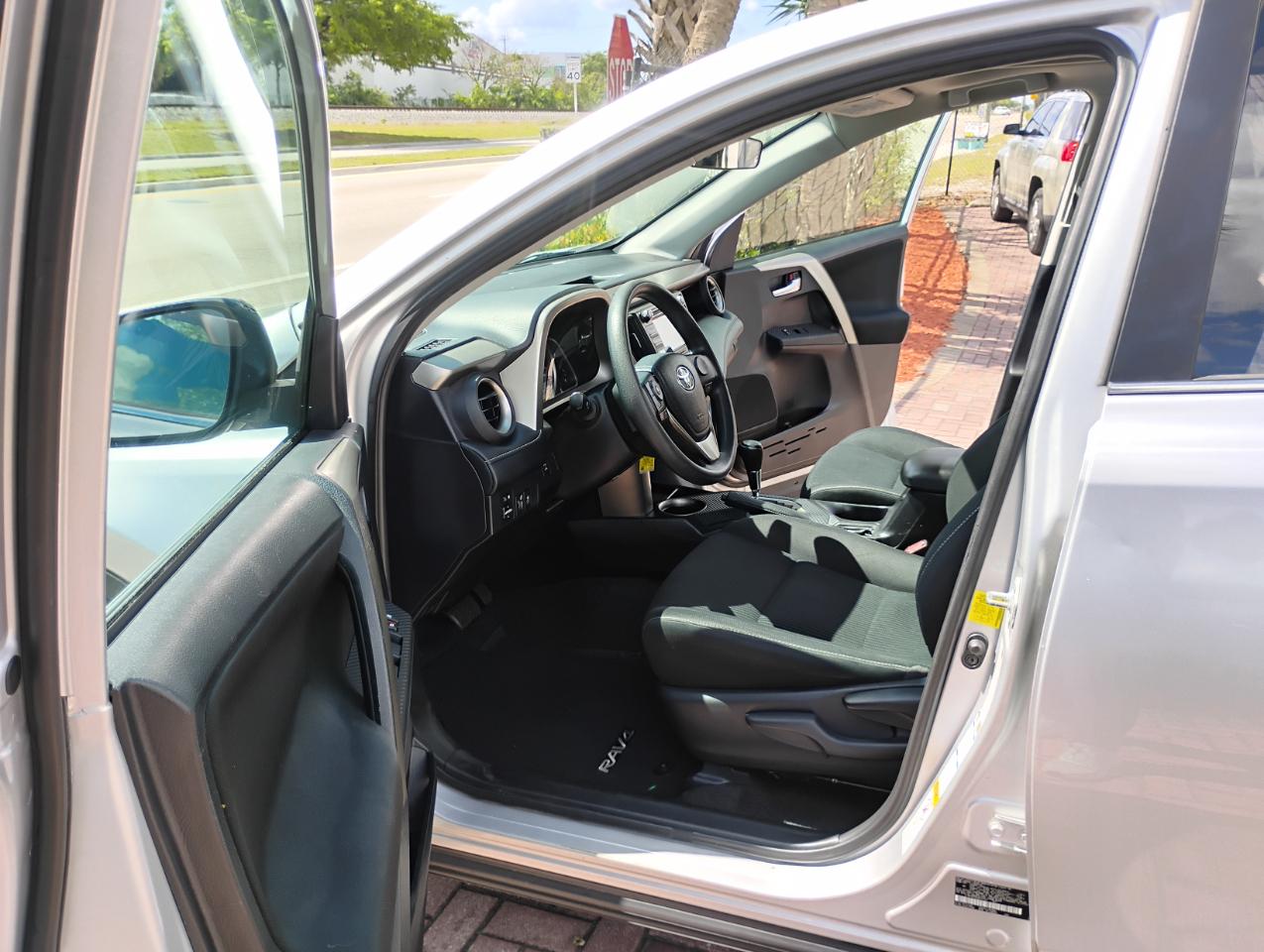 Toyota RAV4 XLE AWD 2014