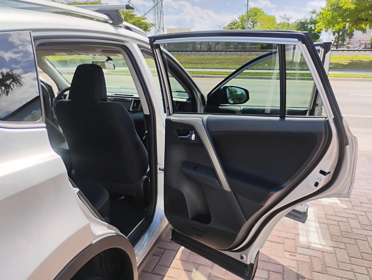 Toyota RAV4 XLE AWD 2014