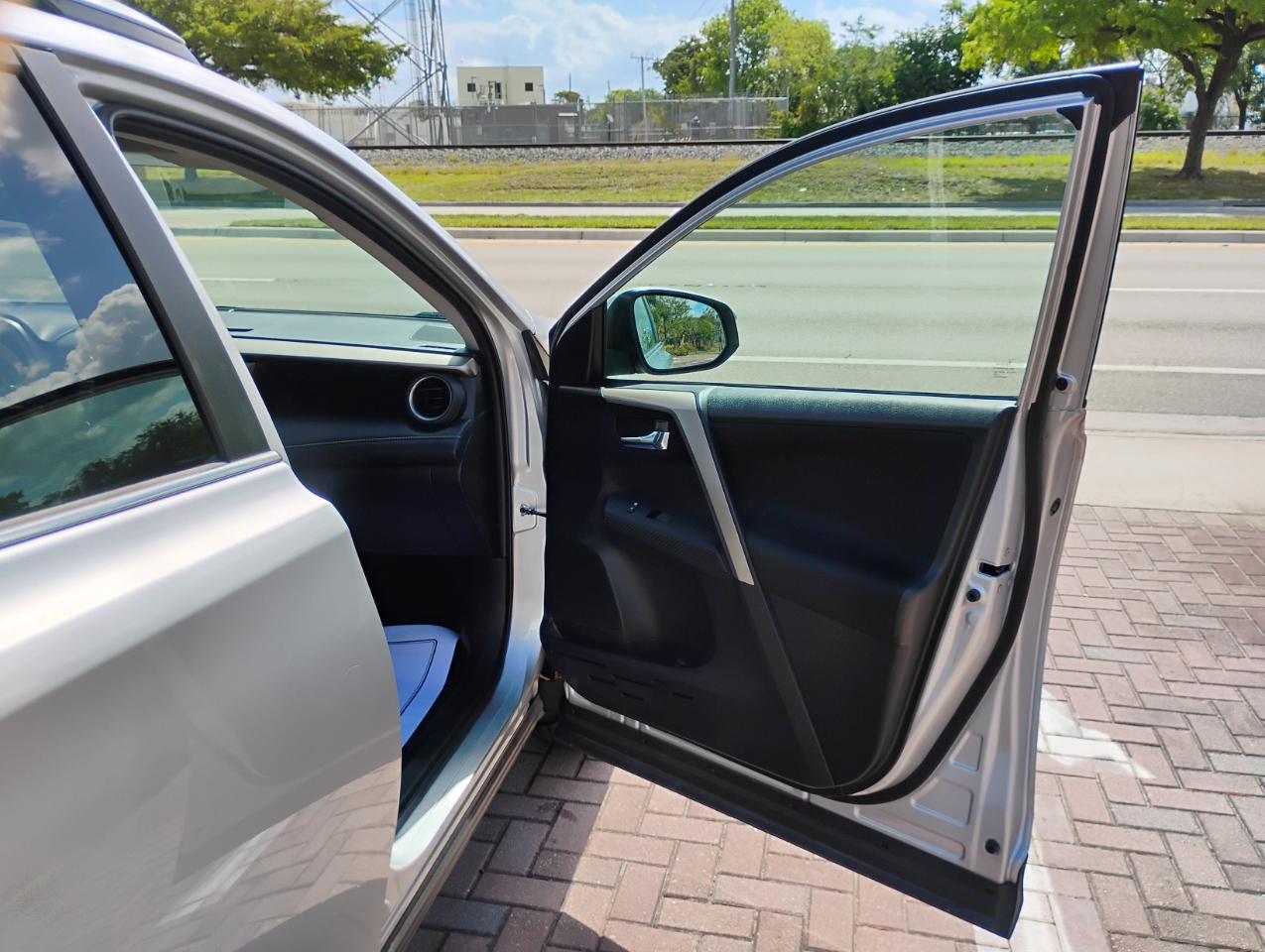 Toyota RAV4 XLE AWD 2014