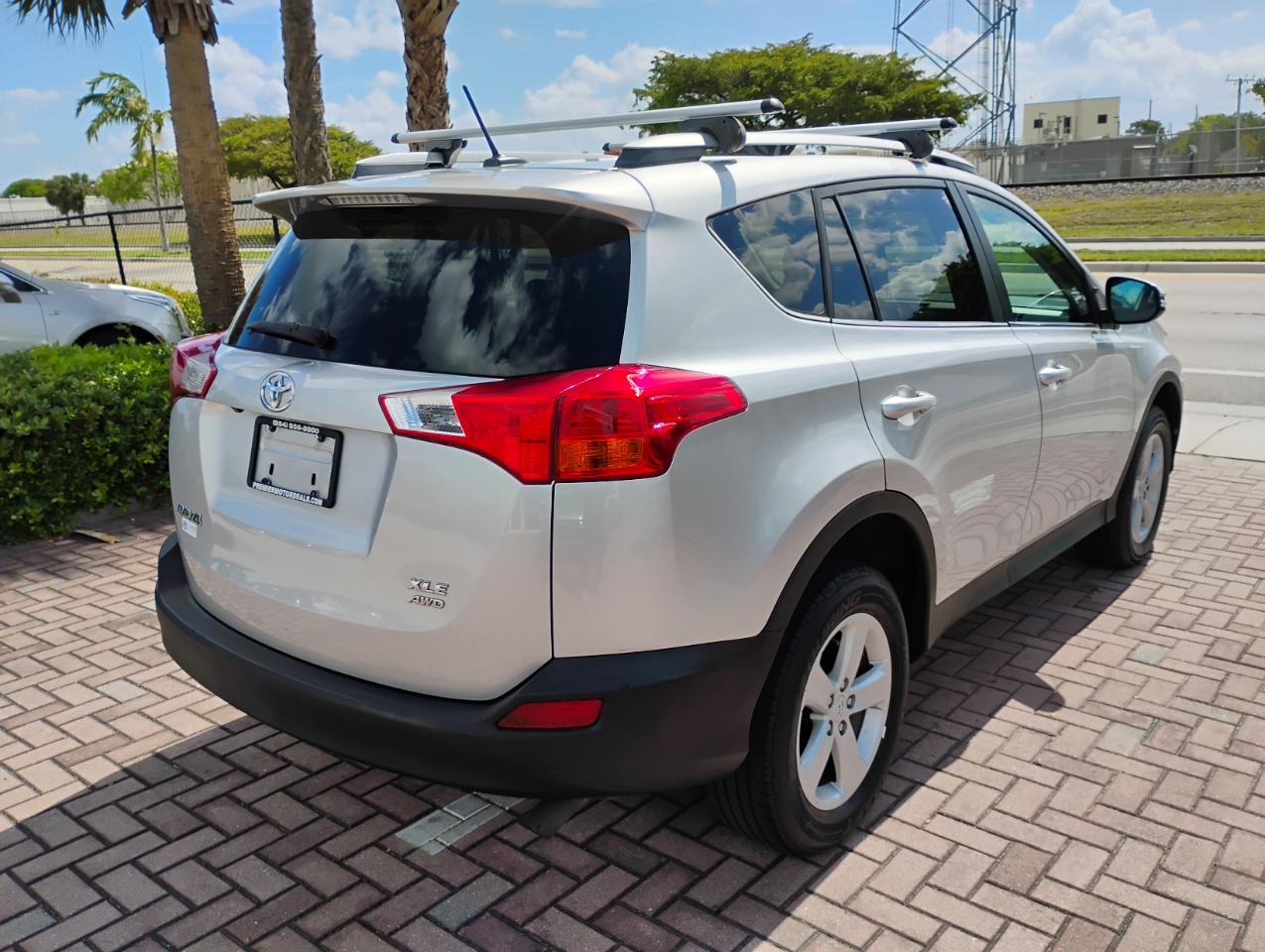 Toyota RAV4 XLE AWD 2014