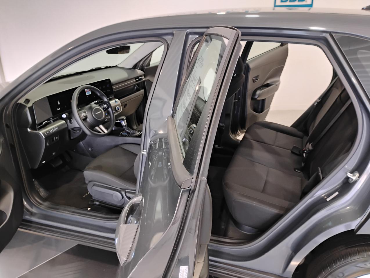 Hyundai Kona SE 2024