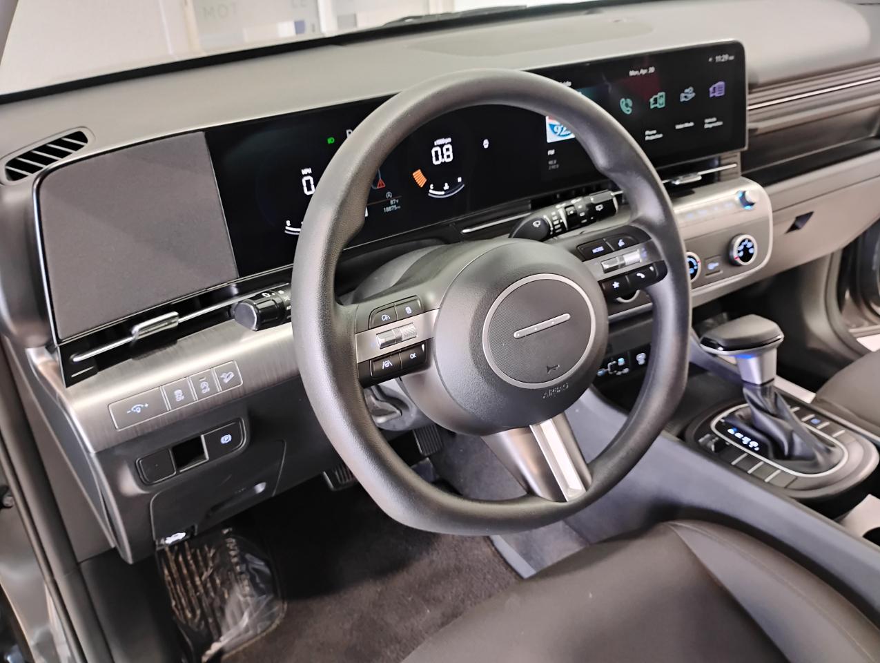 Hyundai Kona SE 2024