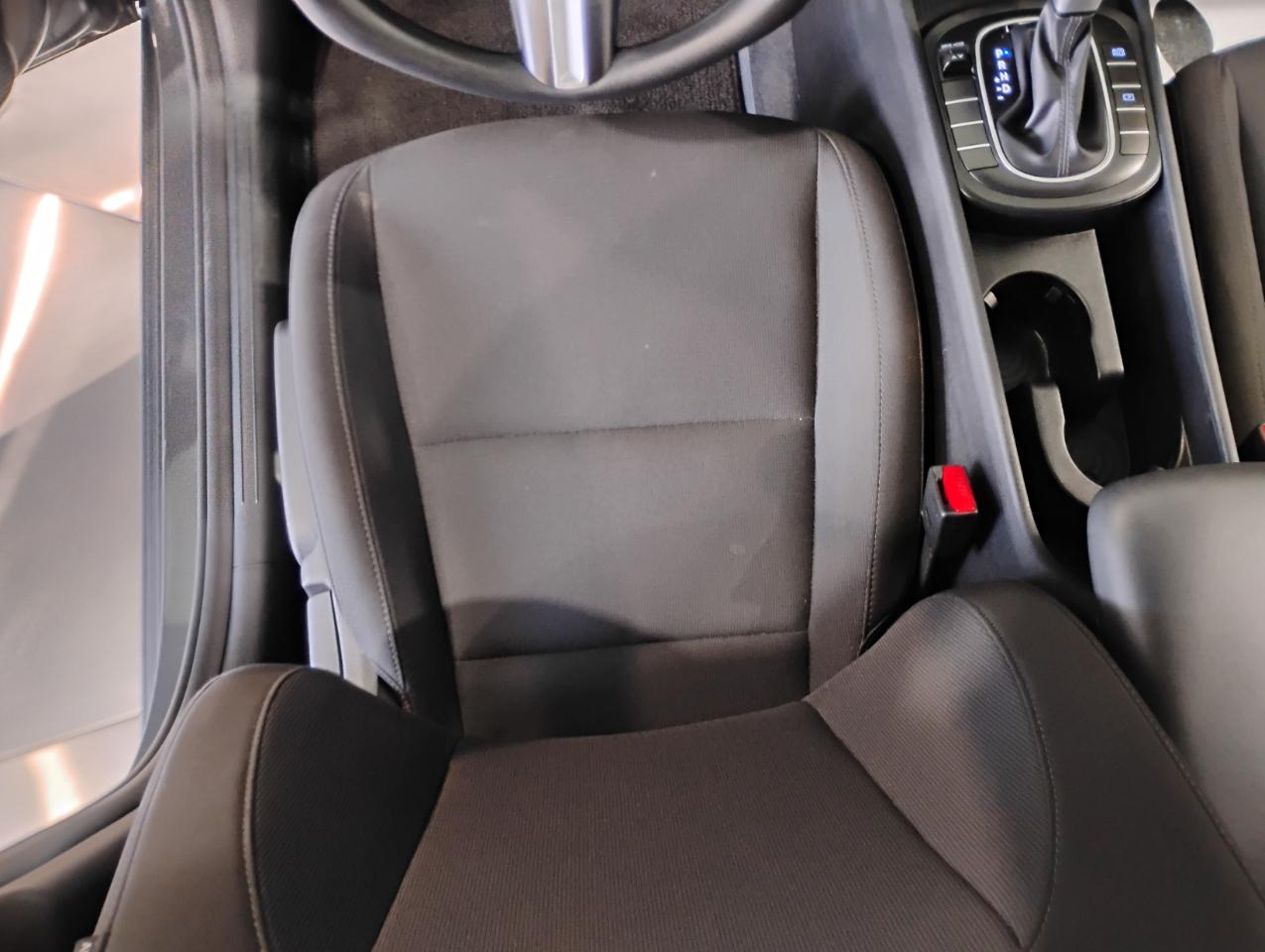 Hyundai Kona SE 2024