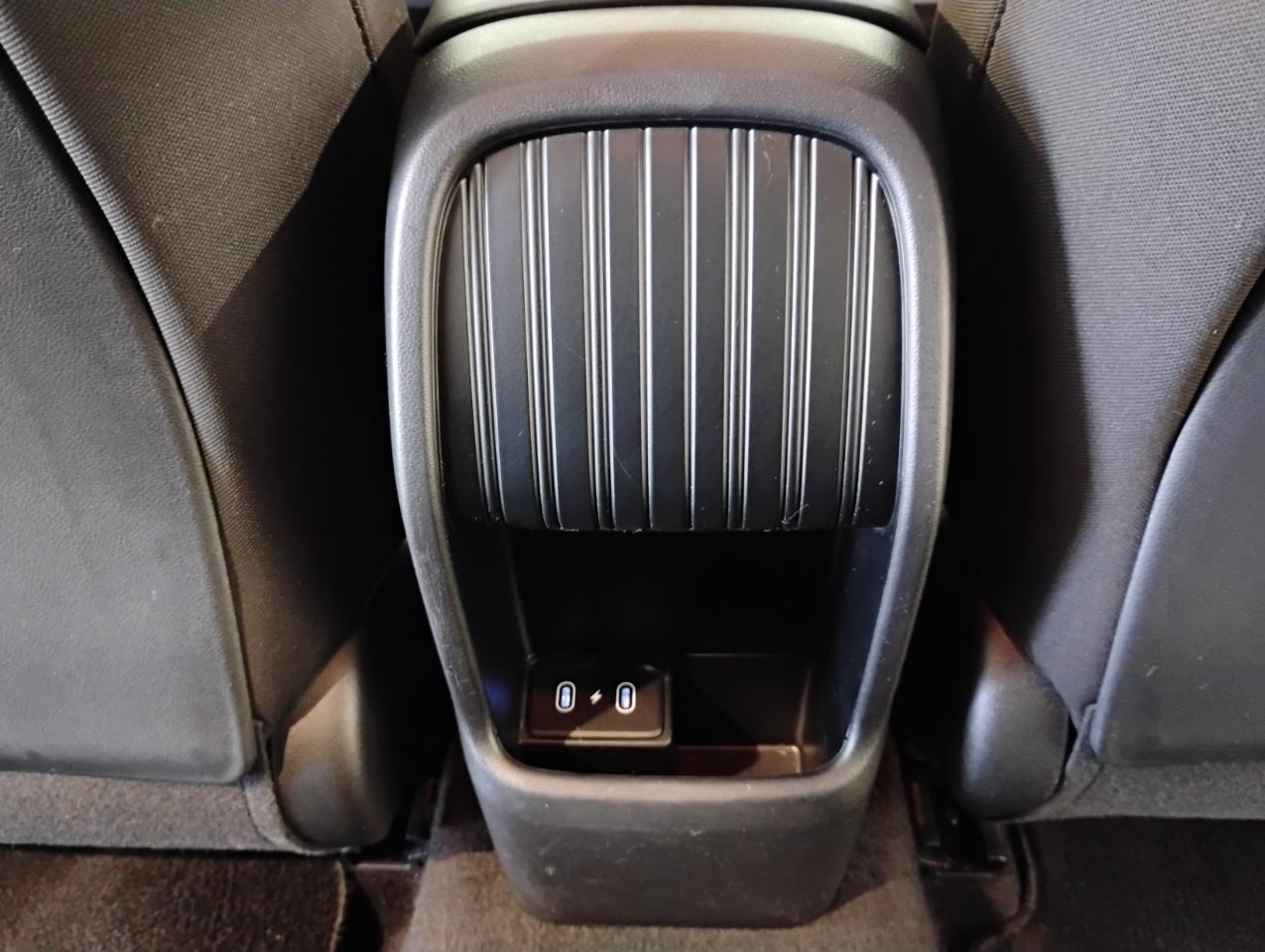 Hyundai Kona SE 2024