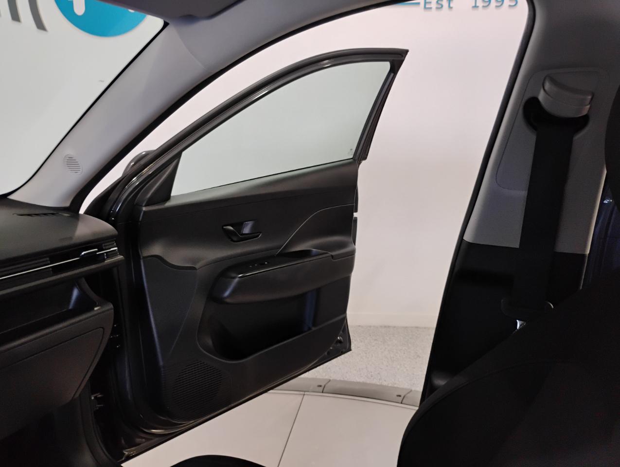 Hyundai Kona SE 2024